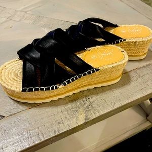 Buckle Oasis Society Rebel Puffer Sandals